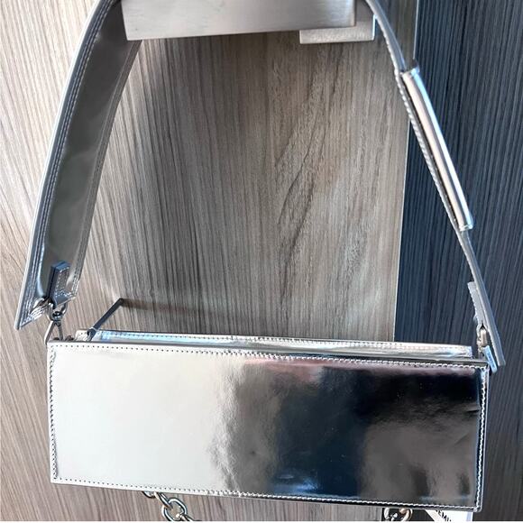 NWT JACQUEMUS Le Ciuciu metallic silver leather shoulder bag PRISTINE CO… - Picture 11 of 16